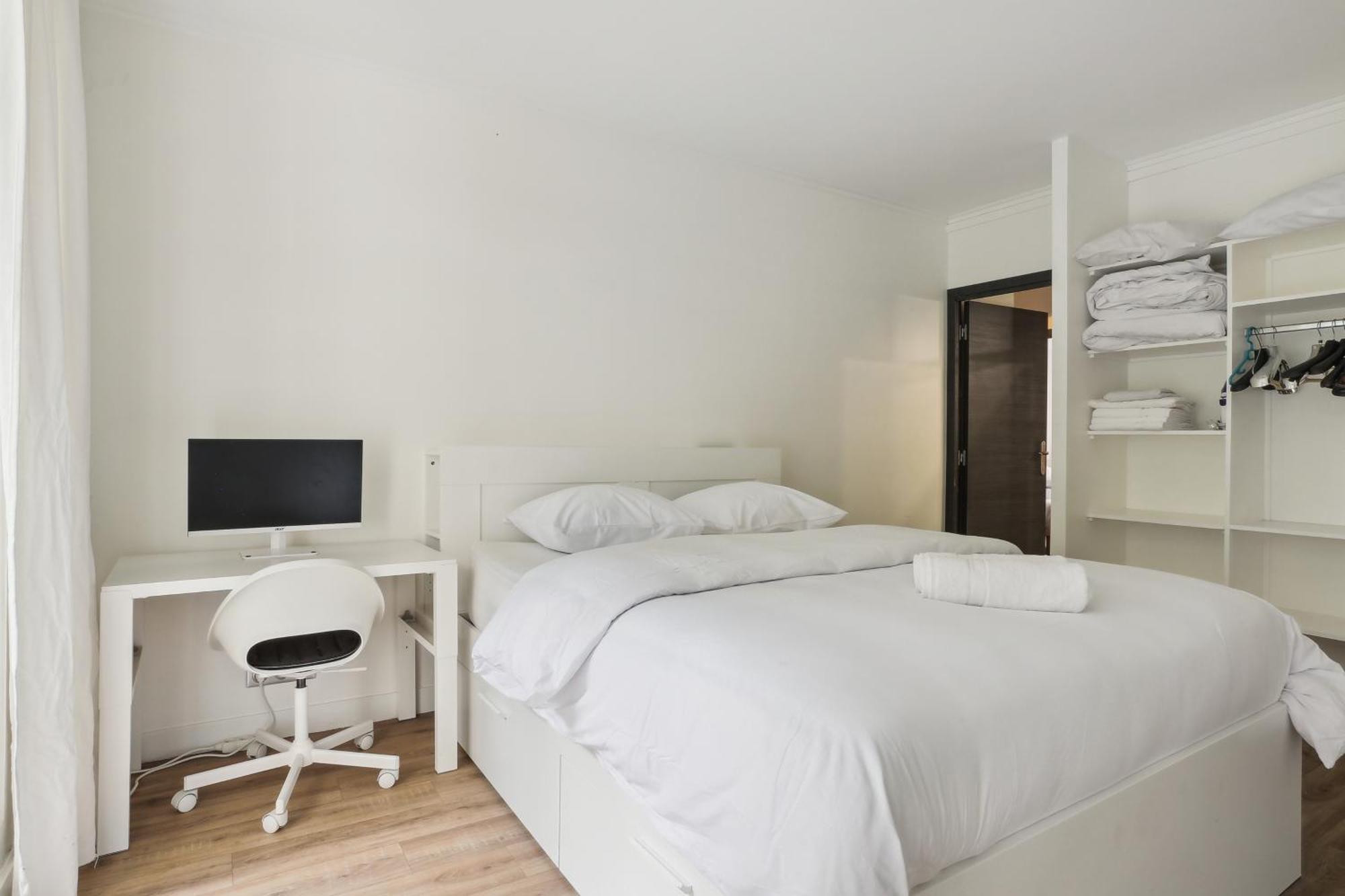 Chic And Spacious With Piano And Terrace *