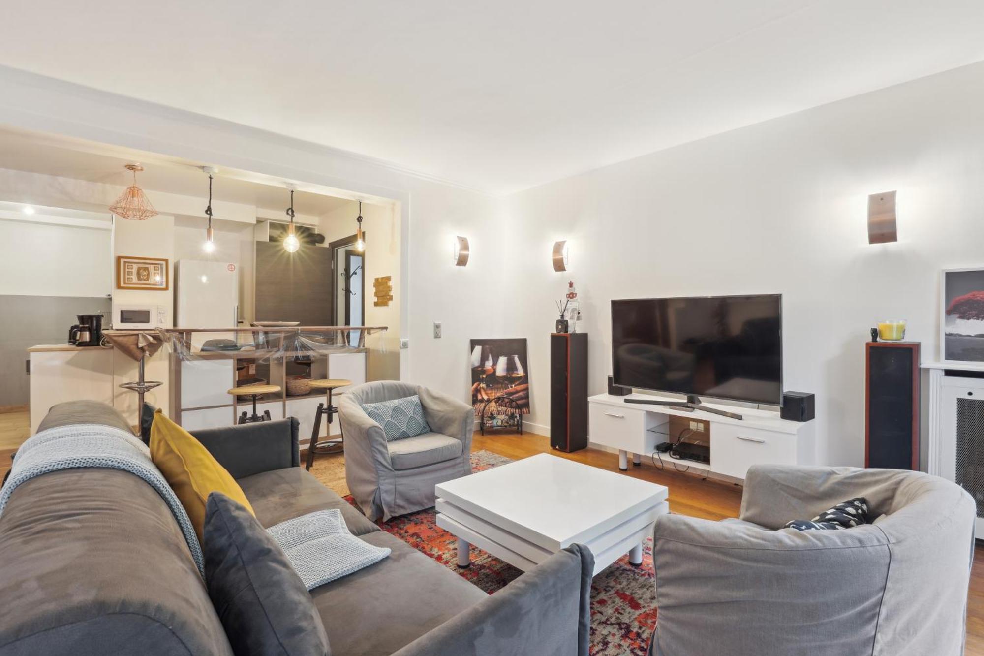 Apartment Chic And Spacious With Piano And Terrace *