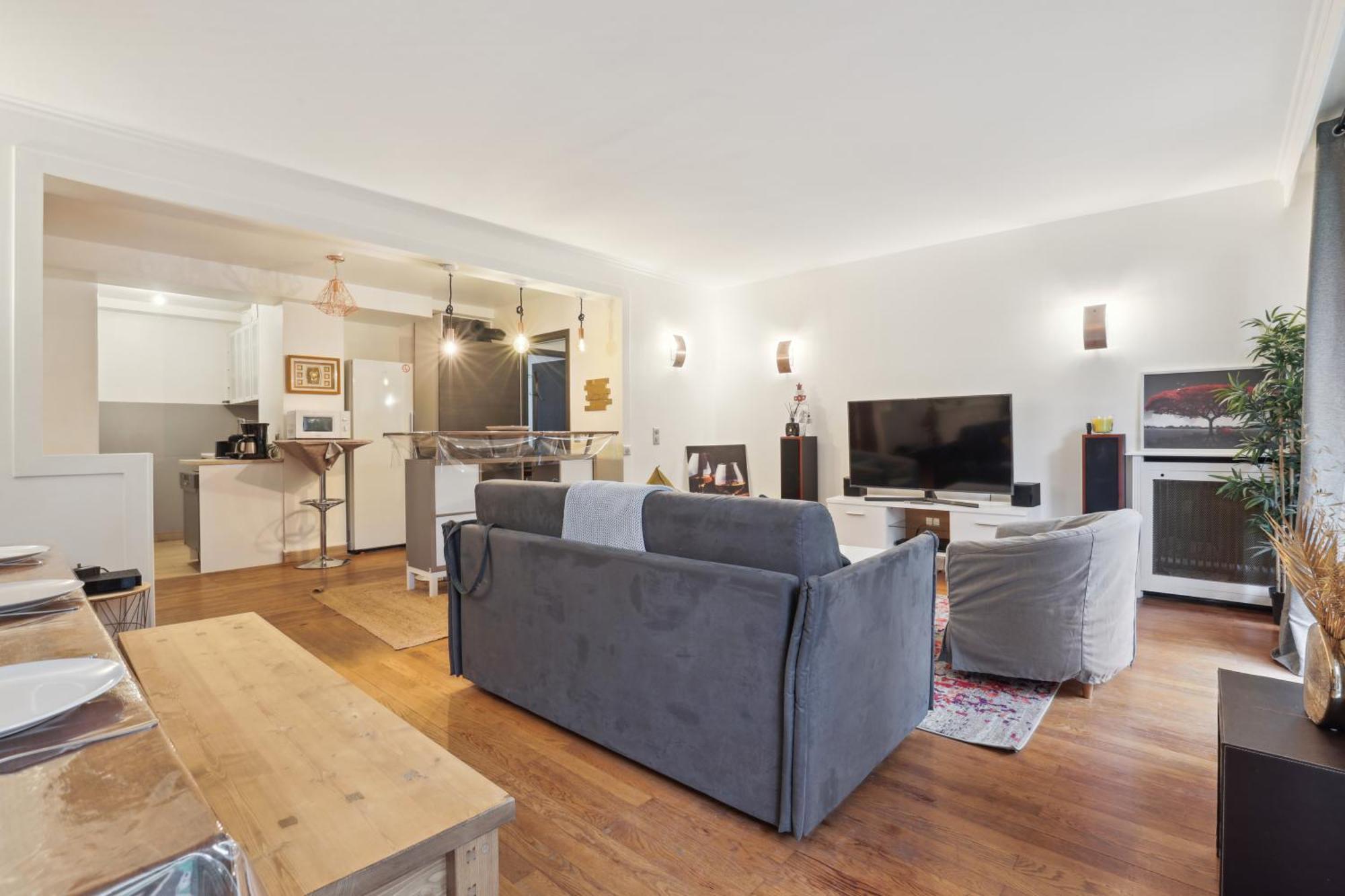 Chic And Spacious With Piano And Terrace Apartment *
